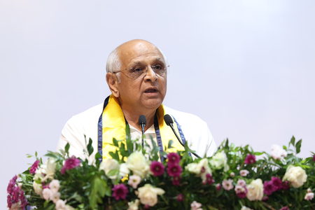 डिग्री सिर्फ करियर बनाने के लिए नहीं, बल्कि राष्ट्र निर्माण में योगदान का अवसर भी है गुजरात सीएम