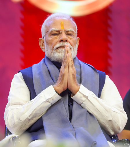 पीएम मोदी पहुंचे काशी, अरविंद टेक्सटाइल्स मिल का करेंगे लोकार्पण, नमो घाट पर देखेंगे एयर शो पीएम मोदी पहुंचे काशी, अरविंद टेक्सटाइल्स मिल का करेंगे लोकार्पण, नमो घाट पर देखेंगे एयर शो