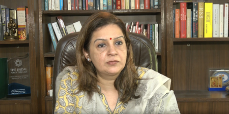 मल्लिकार्जुन खड़गे के बयान पर प्रियंका चतुर्वेदी बोलीं- राजनीति में भाषा का स्तर गिर रहा है