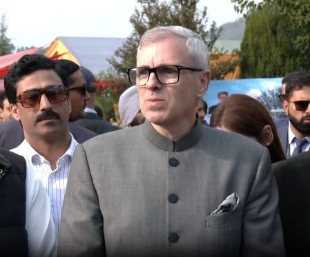 जम्मू-कश्मीर में कैबिनेट विस्तार से पहले सियासी हलचल तेज, मंगलवार सुबह 1030 बजे होगा शपथ ग्रहण समारोह