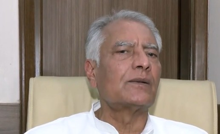 पीएम मोदी के खिलाफ विवादित टिप्पणी के लिए खड़गे माफी मांगें  सुनील जाखड़