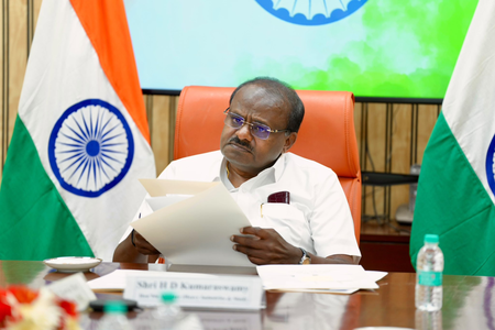 प्रधानमंत्री के पिता पर टिप्पणी स्वीकार्य नहीं, माफी मांगे खड़गे  एचडी कुमारस्वामी