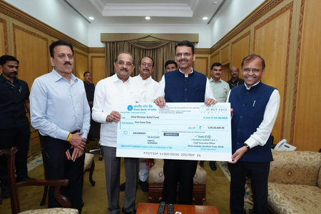 महाराष्ट्र सूखा राहत के लिए श्रीसाईं बाबा संस्थान की बड़ी पहल, सीएम निधि में 5 करोड़ रुपए दिए