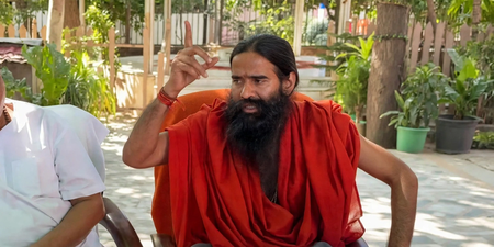 सनातन धर्म और देवी-देवताओं पर अभद्र टिप्पणी करने वालों पर बरसे बाबा रामदेव