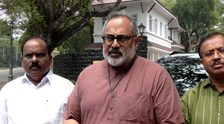 केरल  पीएससी विवाद को लेकर भाजपा का कांग्रेस सरकार पर हमला, गवर्नर से मिले राजीव चंद्रशेखर
