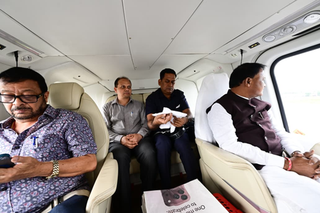 ओडिशा  सीएम माझी ने बाढ़ प्रभावित इलाकों का किया हवाई सर्वेक्षण, राहत कार्य तेज करने के दिए निर्देश