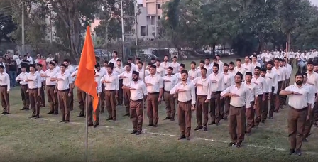 जम्मू यूनिवर्सिटी में संघ का विजयदशमी उत्सव और पथ संचलन, राष्ट्र निर्माण में युवाओं की भूमिका पर दिया जोर