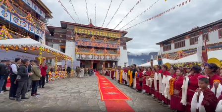 अरुणाचल प्रदेश भगवान बुद्ध के पवित्र अवशेष तवांग पहुंचे, केंद्रीय मंत्री शेखावत बोले-पवित्र अवशेष के दर्शन का मिला सौभाग्य