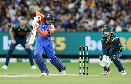 टी20 सीरीज  खराब मौसम ने रोका खेल, भारत ने महज 4.5 ओवरों में बनाए 52 रन