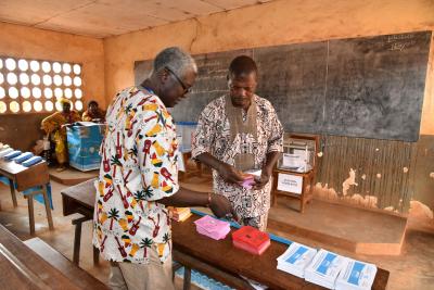<div>Provisional results show Cameroon's ruling party leads in regional elections</div>
