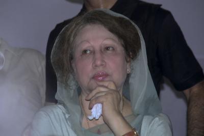 इलाज के लिए विदेश जाने लायक फिट नहीं हैं खालिदा जिया, जानें कैसी है पूर्व पीएम की हालत