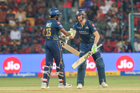 आईपीएल 2026 जीटी ने आरसीबी के खिलाफ बनाया अपना सबसे बड़ा स्कोर