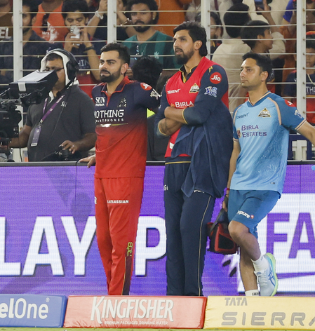 आईपीएल 2026 होल्डर के कैच पर विवाद, विराट कोहली ने अंपायर से पूछे सवाल