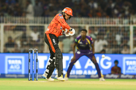 आईपीएल 2026 एसआरएच के लिए छक्कों का शतक लगाने वाले पहले भारतीय बने अभिषेक शर्मा