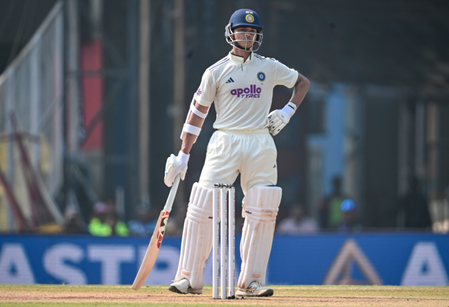 गुवाहाटी टेस्ट  भारत ने महज 27 रन पर गंवाए 2 विकेट, अंतिम दिन 522 रन की दरकार