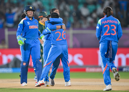 युवा खिलाड़ियों के साथ कैसा है ड्रेसिंग रूम का माहौल? स्नेह राणा ने बताया हाल