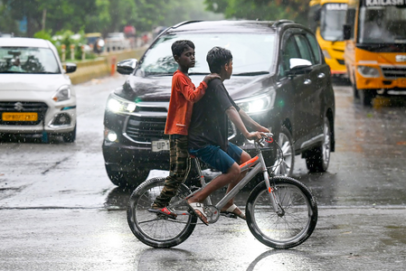 एनसीआर में पूरे सप्ताह छाए रहेंगे काले बादल, हल्की बारिश से सुहावना रहेगा मौसम