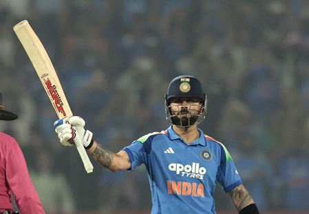 पहला वनडे शतक से चूके कोहली, न्यूजीलैंड को 4 विकेट से हराकर भारत ने सीरीज में बनाई लीड