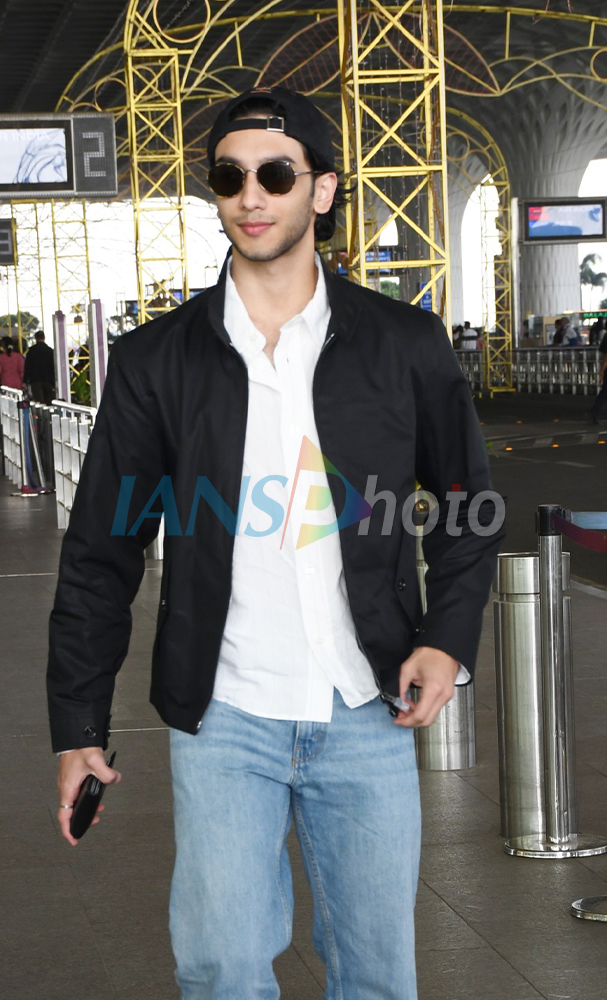 Vedang Raina Spotted at Airport