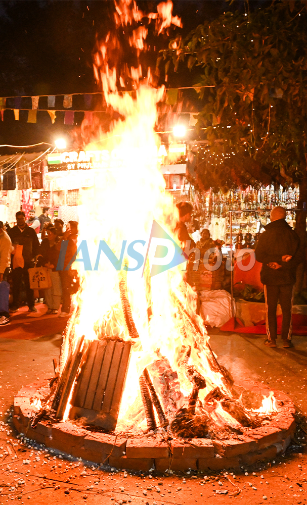 Lohri Celebrated at Dilli Haat INA
