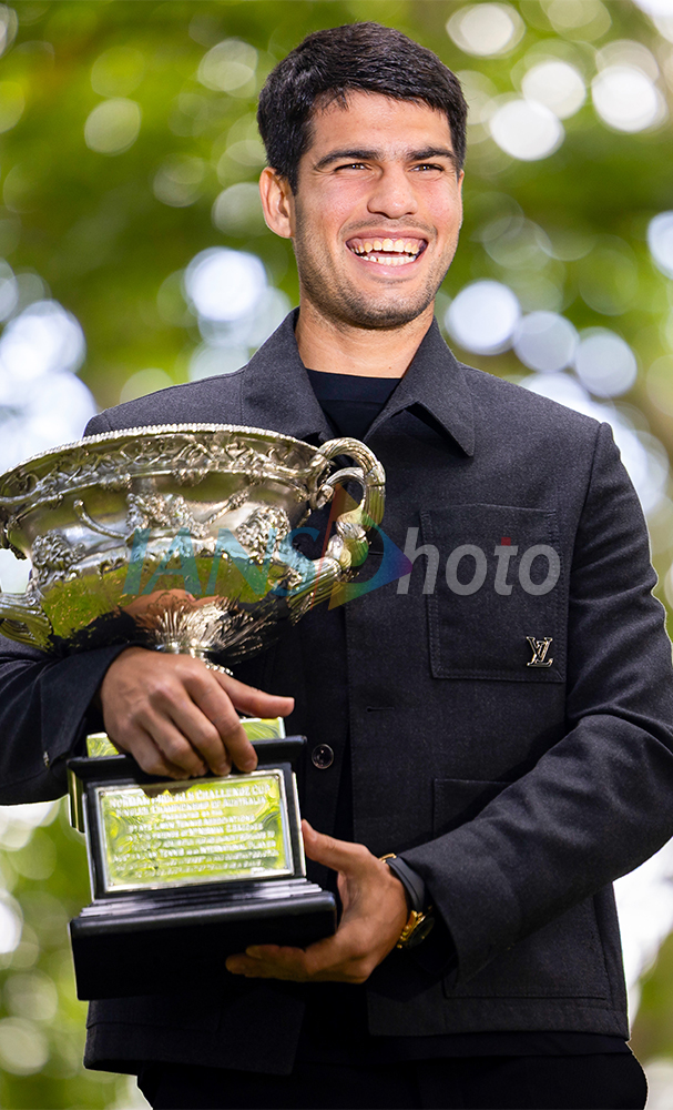 Tennis-Australian Open-Trophy in Melbourne