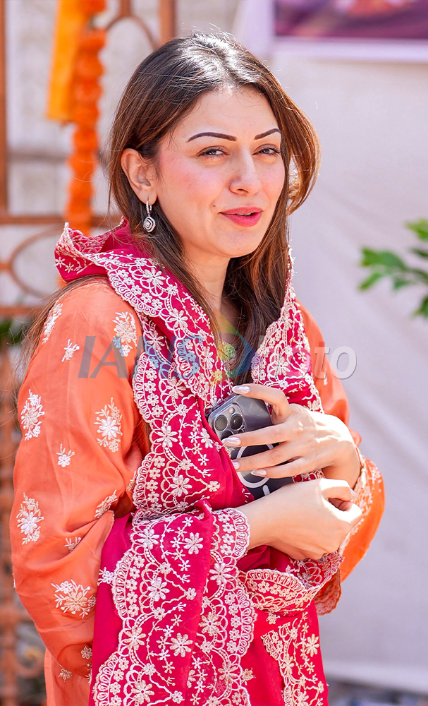 Hansika Motwani Spotted in Andheri