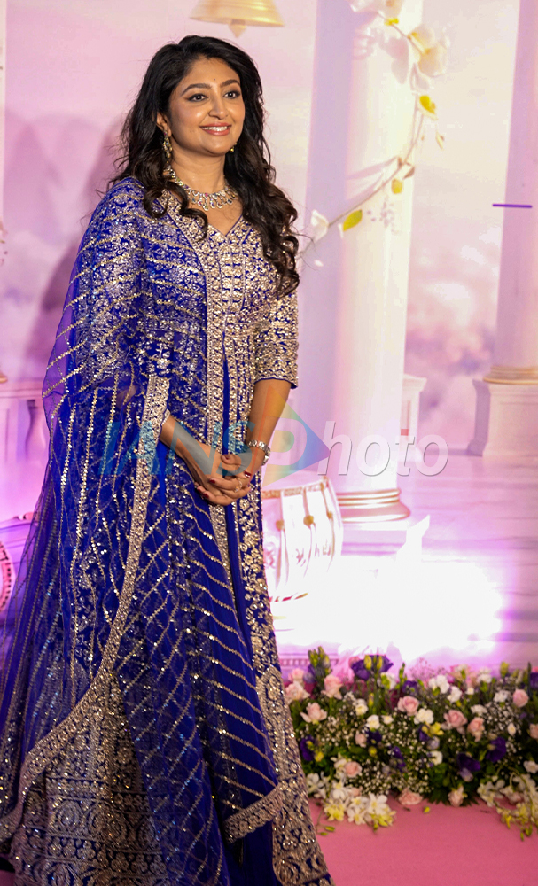 Celebrities attend Shankar Mahadevan's Bhakti event