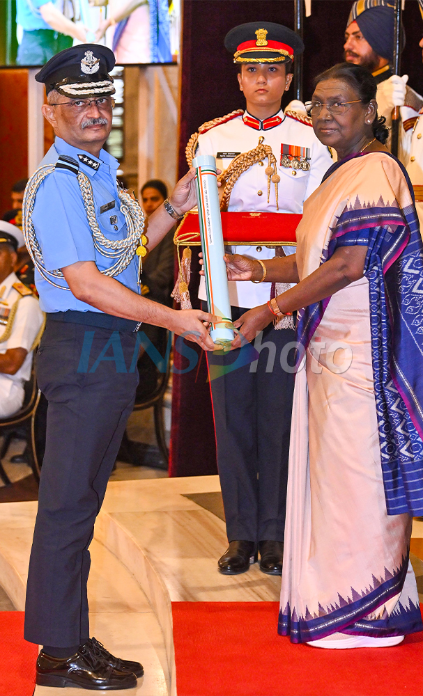 President Murmu confers Ati Vishisht Seva Medals