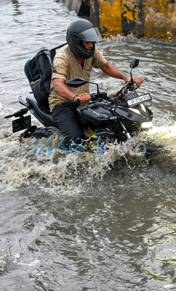 Heavy monsoon rain lashes city