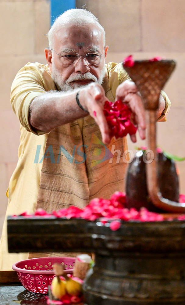 PM Modi Visits Shri Vinayak Mandir in Sarojini Nagar, New Delhi